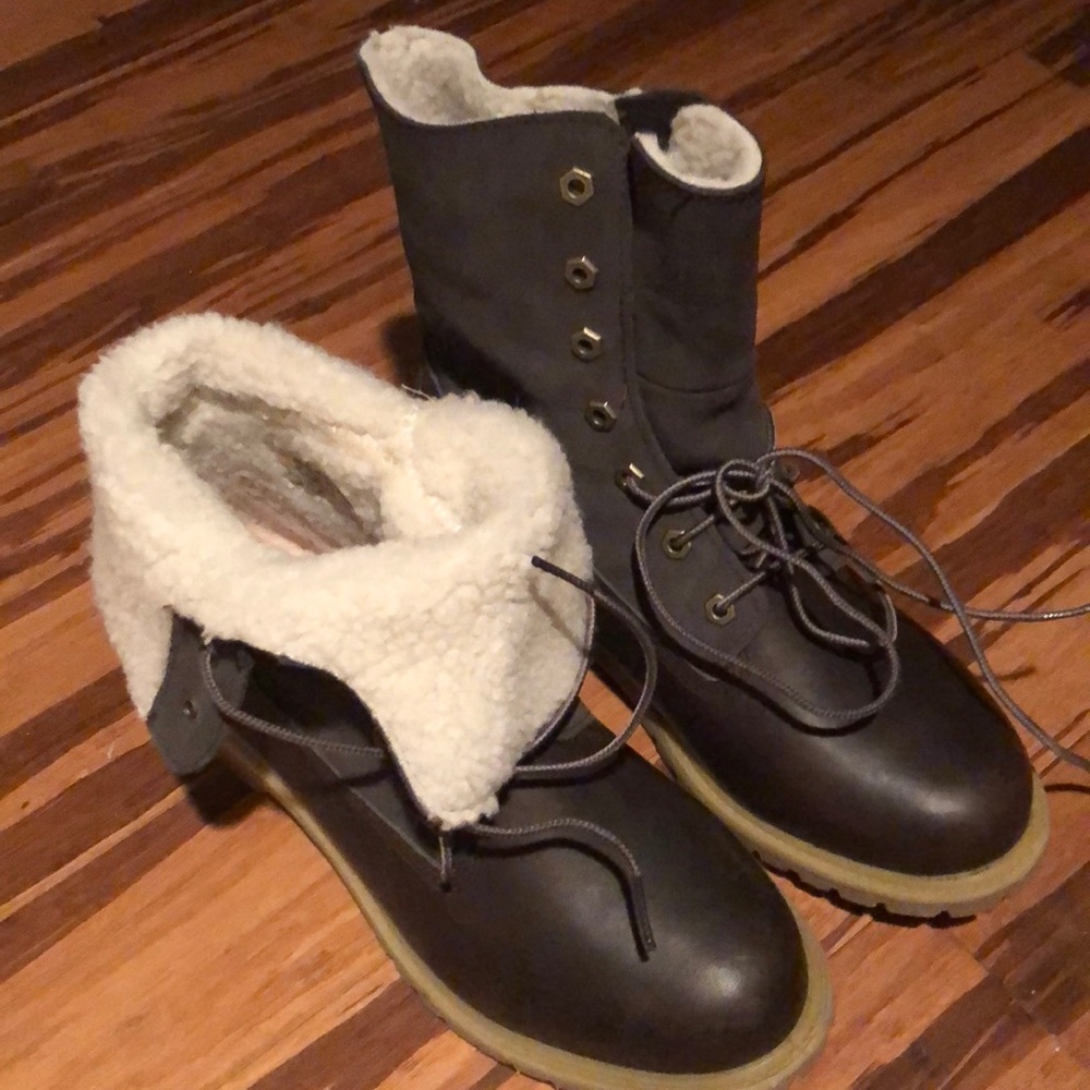 Timberlands - Picture 2 of 5